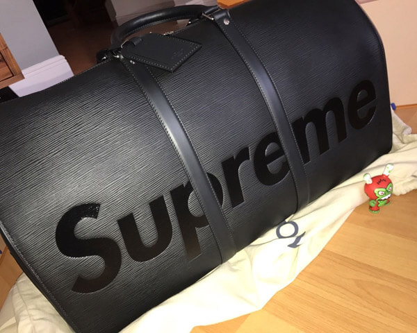 ルイヴィトン×シュプリームコピー M53433 17AW シュプリーム ルイヴィトン KEEP.45 BA.SP EPI DWT NOIR エピ キーポルバンドリエール45 ボストンバッグ エピレザー ノワール ブラック ユニセックス