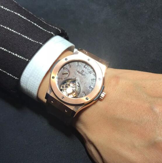 Hublot ウブロスーパーコピー クラシックフュージョン トゥールビヨン 5デイパワーリザーブ ベルルッティ スクリット キングゴールド 505.OX.0500.VR.BER17