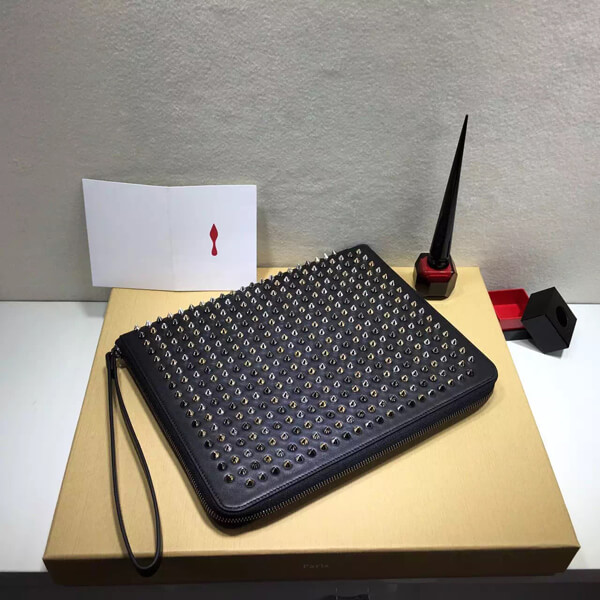 TOPセラー賞受賞┃クリスチャンルブタンスーパーコピー┃Spiked leather iPad case