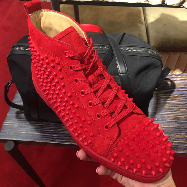ルブタン スニーカー 偽物 鮮やかな赤★Christian Louboutin Lou Spikes スエード★スニーカー