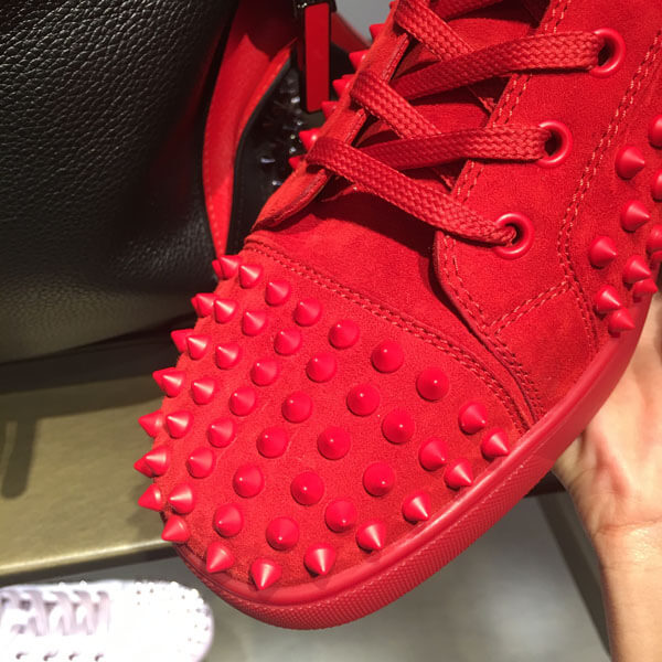 ルブタン スニーカー 偽物 鮮やかな赤★Christian Louboutin Lou Spikes スエード★スニーカー