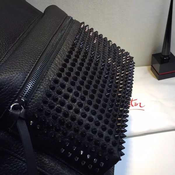 16新作 LOUBOUTIN ルブタンコピー ALIOSHA レザースタッズ バックパック 3155158CM53