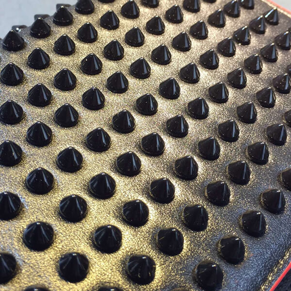 クリスチャン ルブタンコピー 2015春夏新作カーフスキン　ラウンドファスナー長財布PANETTONE WALLET CALF PARIS/SPIKES 3135058 CM53