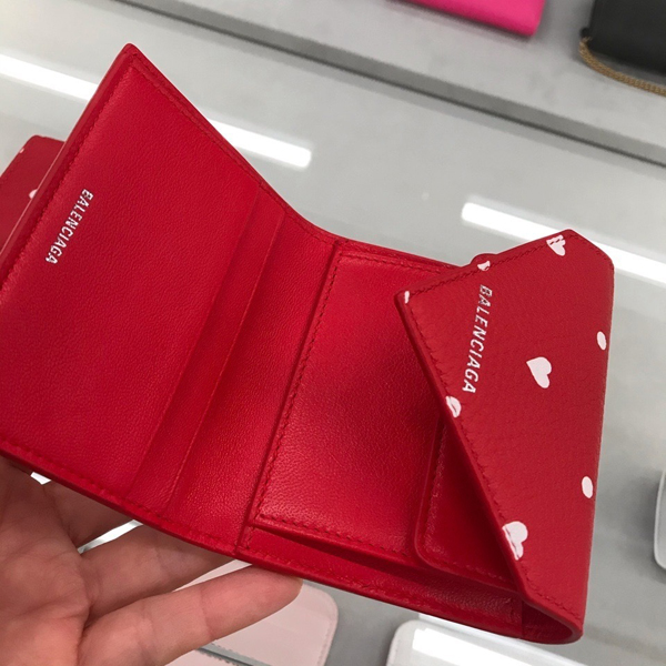 2020年人気新作 バレンシアガコピー財布 Papier Comp Wallet ペーパー コンパクト ウォレット ハート プリント