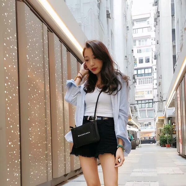 18-19AW バレンシアガスーパーコピー ロゴ EVERYDAY エブリデイ ショルダー バッグ 500979 D6W2N 1000