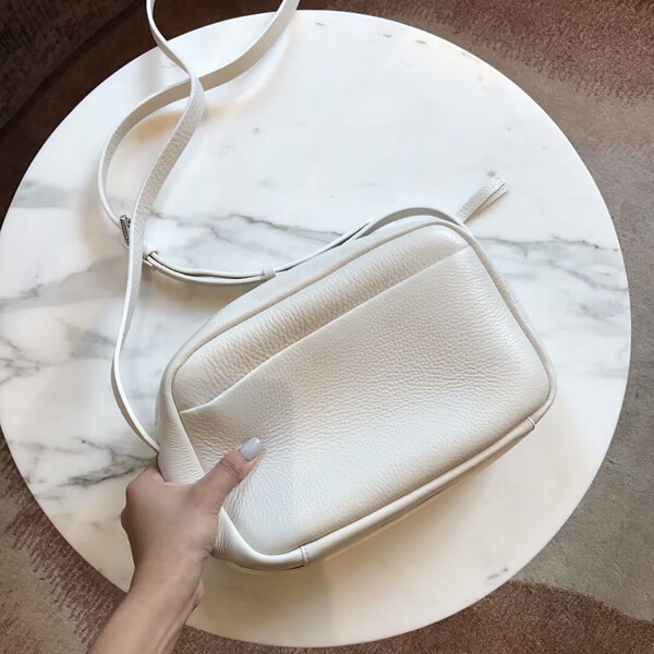 バレンシアガ Logo Everyday Camera S ショルダー ホワイト