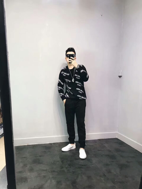 2018新作大人気 バレンシアガスーパーコピー ☆Pullover mit Logo-Muster