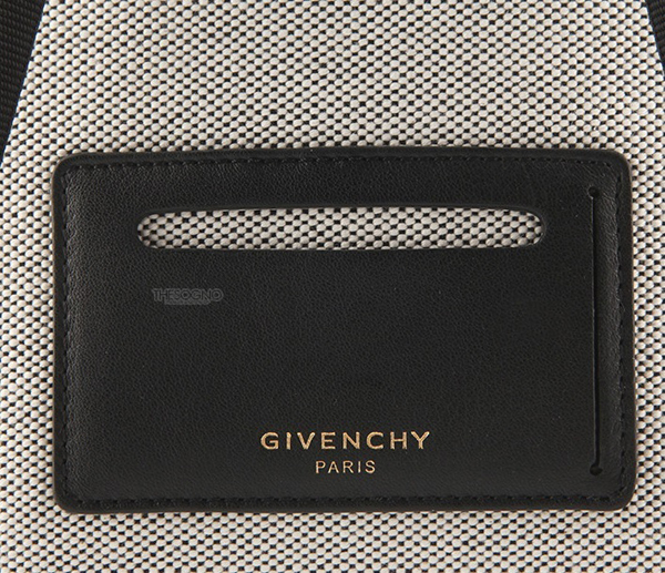 GIVENCHY 16AW ジバンシィスーパーコピー エンボスロゴ レザーポケット バックパック 05763547 284