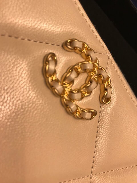 2020新作大人気 シャネルコピー 財布 シャネル☆上品CCマーク☆Zip Mサイズ財布Beige 19K AP0948 B01564