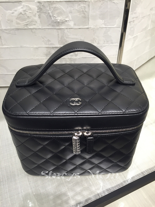 Vanity Bag シャネルスーパーコピー シャネル ハンドバックとして使えるサイズが魅力
