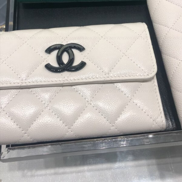 シャネル パロディ 財布 シャネル ミディアム財布