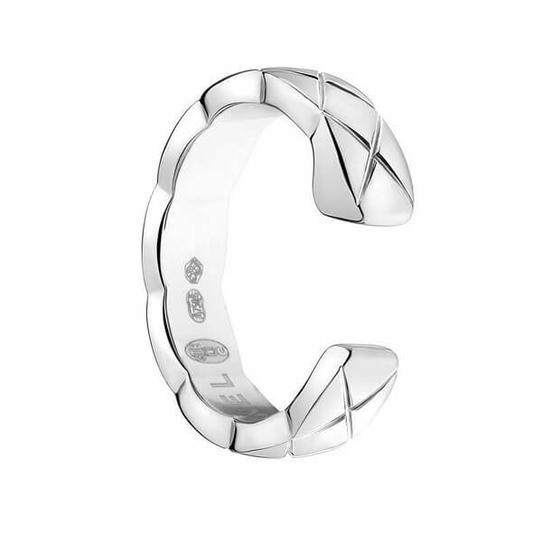 ☆シャネル ピアス コピー ココクラッシュイヤリング18kt 偽物ベージュホワイト J11656