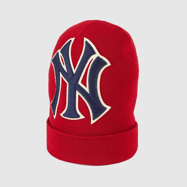 グッチ NY Yankees キャップ コピー グッチ ニューヨークヤンキース パッチ付*レッドウールニット embroidered wool beanie 色：レッド 素材：ウール100％ 品番：542719 4G206 6500