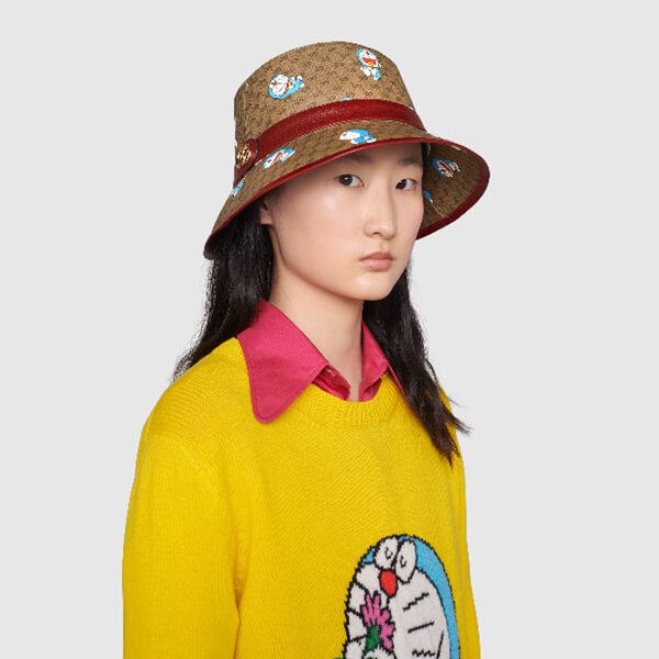 グッチ ドラえもん 偽物【DORAEMON グッチ】★クローシュドラエモン×グッチ★ユニセックス★新作 6488464HACU 8574