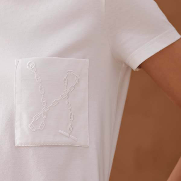 【エルメス Tシャツ 偽物】刺繍入ポケット付ストレートTシャツ 21SS フレッシュH0E4606D