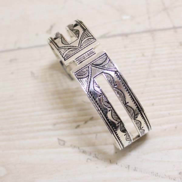 エルメス トゥアレグバングル 偽物 T4 ブレスレットシルバー