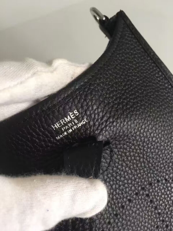 エルメス ショルダーバッグ エブリン TPM ブラック&times;シルバー金具 トリヨンクレマンス G刻印 エルメス Evelyne バッグ QJ11