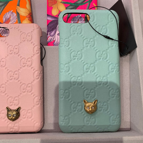 グッチ ケース コピー クリスタルアイキャット 猫 iPhone