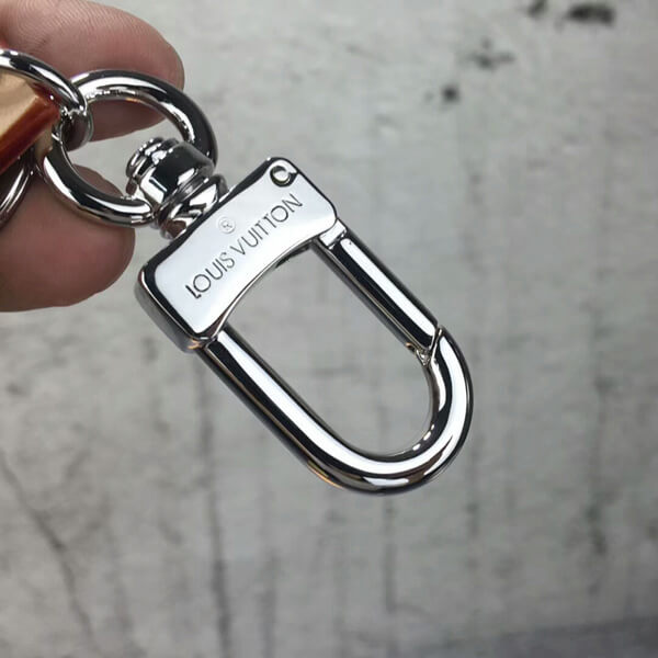 ルイヴィトン シュプリームコピー ルイヴィトン シュプリーム Downtown Tab Charm Epi キーホルダー APRICOT