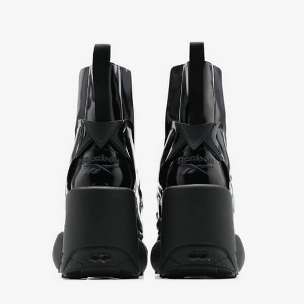 メゾンマルジェラ スニーカー 偽物 足袋ブーツ 偽物 x Reebok Tabi Instapump S34WU0023P3801H8382