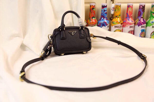 PRADA☆ プラダスーパーコピーサフィアーノレザーポーチ☆ BN53789