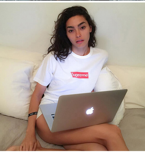2020SS新作 白 シュプリームコピー シュプリーム 20周年 Box Logo Tee Tシャツ