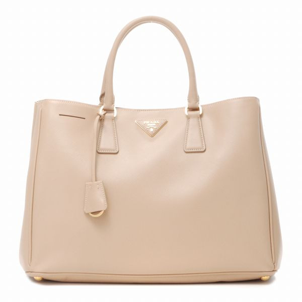 プラダ SAFFIANO LUXロゴプレート付きビジネスハンドバッグ BN1844