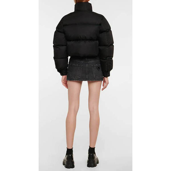 プラダ クロップド ダウン 偽物 Re-Nylon ジャケット 大人気！注目度抜群！