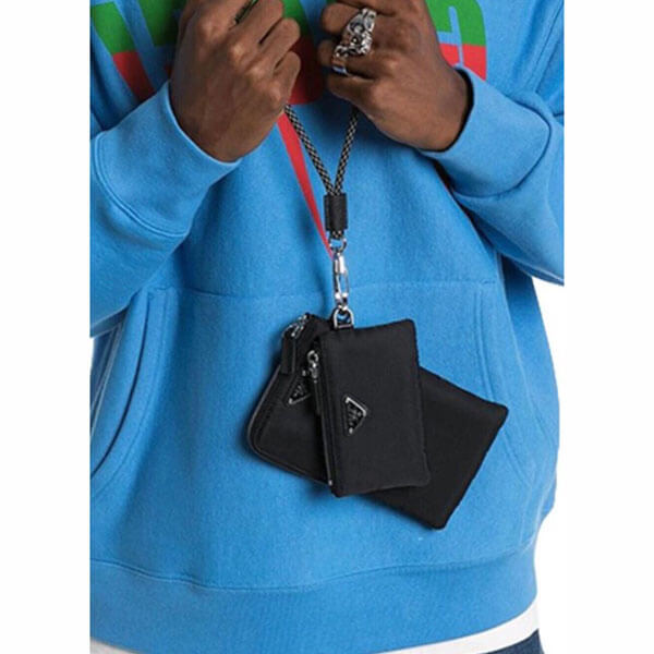 プラダ ナイロンポーチ コピー【PRADA】スマホも収納可能♪ストラップ ナイロンポーチ 2TT091