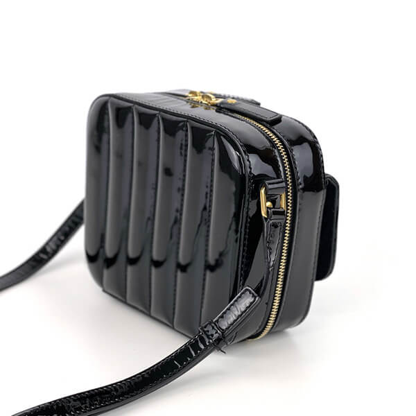 ★サンローラン バッグ コピー★VICKY キルティングCAMERA BAG 5540750UFB11000