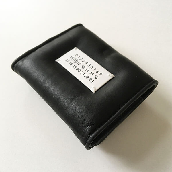 マルジェラ 財布 偽物 [メゾンマルジェラ] Glam slam wallet 3つ折り財布 S56UI0138