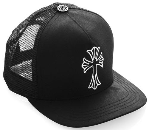CHROME HEARTS クロムハーツ キャップ コーデ スーパーコピー メンズキャップ CHクロスCAP ホワイトクロス 色：ブラックxホワイト シンプルでおしゃれなchクロスが施されたcapです。 バックはメッシュ加工で、通気性に富み汗をかきずらいキャップです。 バックで調節できるフリーサイズ。 トップにはシルバー925でできたクロスボタンが施されております。