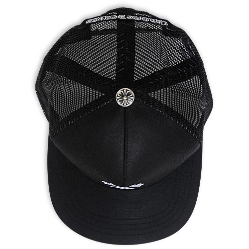 CHROME HEARTS クロムハーツ キャップ コーデ スーパーコピー メンズキャップ CHクロスCAP ホワイトクロス 色：ブラックxホワイト シンプルでおしゃれなchクロスが施されたcapです。 バックはメッシュ加工で、通気性に富み汗をかきずらいキャップです。 バックで調節できるフリーサイズ。 トップにはシルバー925でできたクロスボタンが施されております。