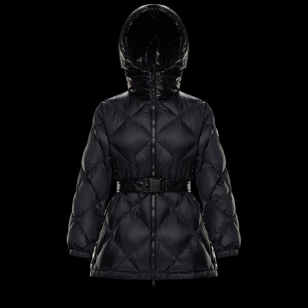 21SS モンクレール 偽物 ダウン【MONCLER】袖ロゴ&ベルト付きキルティングダウンSARGAS