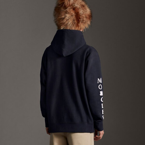 モンクレール 偽物 MONCLER フロント&スリーブロゴフーディ パーカー