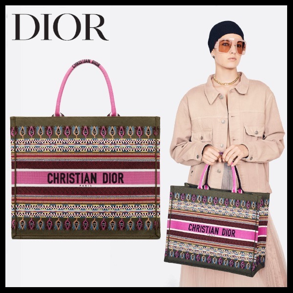 限定入手困難【Christian ディオール】ディオール ブックトート スーパーコピー カラフル手縫い刺繍ブックトートSAC ディオール BOOK TOTE EN TOILE