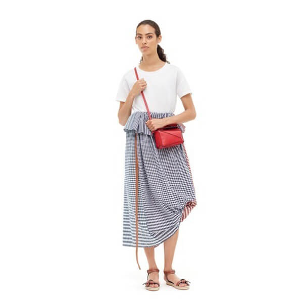 インスタで人気'19【ロエベ シューズ 偽物】旅行にも 上品 ゲート サンダル 3色