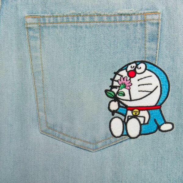 ドラえもん グッチ 偽物 限定！コラボ★DORAEMON x グッチ×ドラえもん エコ デニム パンツ502802 XDBOR 4452