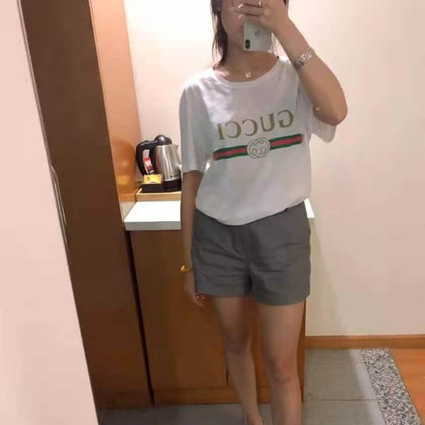 gucci直営店 在庫一掃セールグッチ Tシャツ スーパーコピー グッチ 2023AW ギフトOK ロゴTシャツ ユニセックス