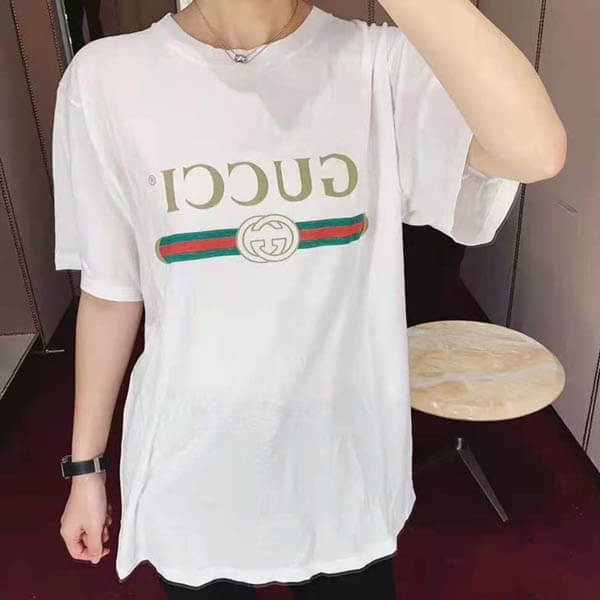 gucci直営店 在庫一掃セールグッチ Tシャツ スーパーコピー グッチ 2023AW ギフトOK ロゴTシャツ ユニセックス