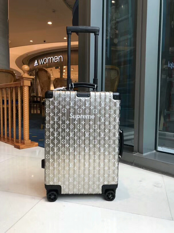ルイヴィトン × RIMOWA リモワスーパーコピー トパーズ 4輪 33L マルチ ホイール IATA シルバー 8071209
