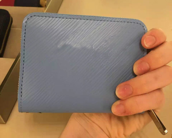 ルイヴィトンスーパーコピー ルイヴィトン エピ･カウハイドレザー ジッピーコイン パース M42536