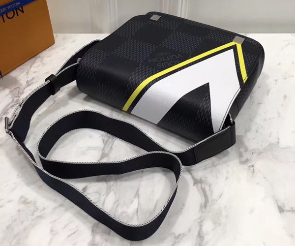 ルイヴィトンスーパーコピー ルイヴィトン ダミエグラフィット ディストリクトMM NM N44004
