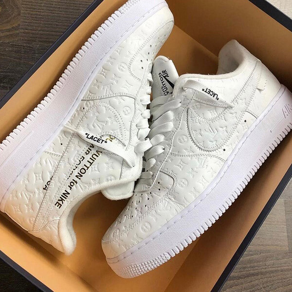 ルイヴィトン ナイキ 偽物 エアフォースワン 偽物 エアフォース1 コピー スニーカー Air Force 1 完売必須