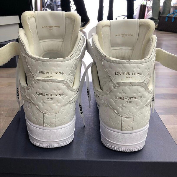 ルイヴィトン ナイキ 偽物 エアフォースワン 偽物 エアフォース1 コピー スニーカー Air Force 1 完売必須