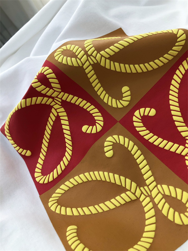 ロエベ スーパー コピー Tシャツ LOEWE 刺繡ロゴ 立体 コットン素材 ★送料込み
