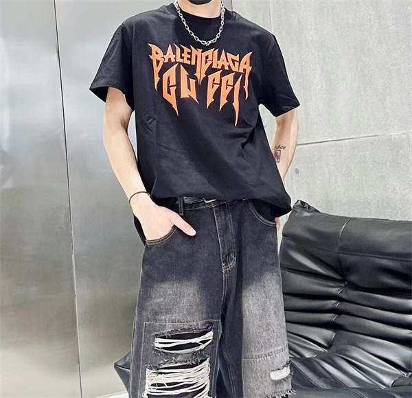 優しい雰囲気を醸し出し Gucci xBALENCIAGA スーパーコピー Tシャツ バレンシアガ オレンジ ロゴプリント 