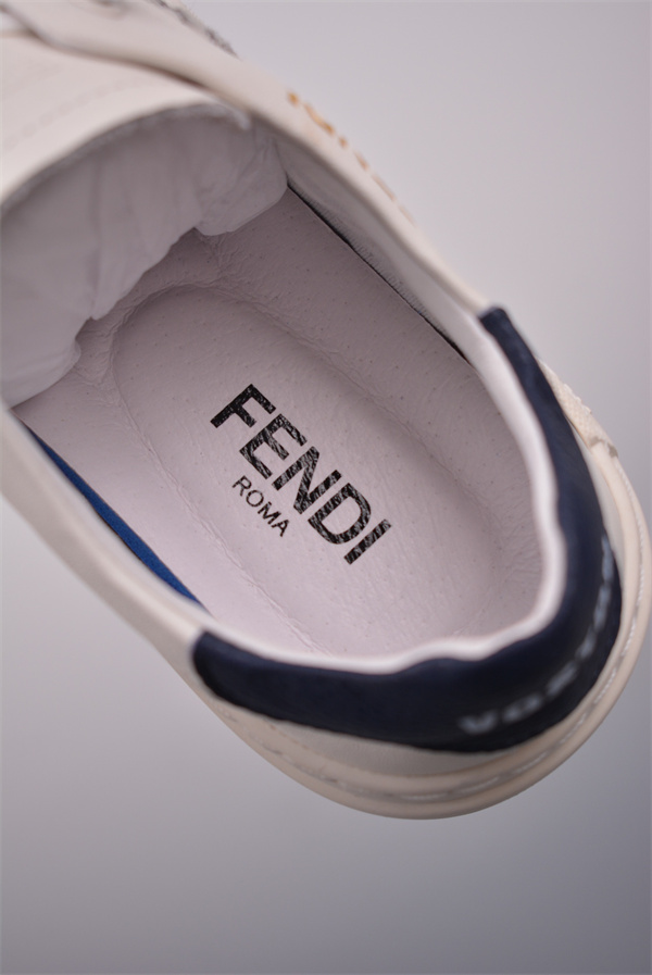 おしゃれ感度が高まる FENDI スーパーコピー スニーカー モノグラムロゴ ミニマル FF LOGO