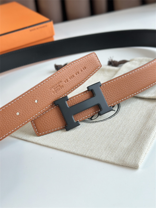 どんなコーデにも相性抜群☆HERMES コピー ベルト エルメス レザー ロゴバックル シンプルなデザイン