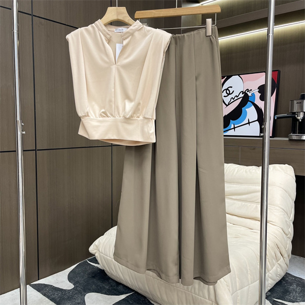 大人らしく抜け感☆CELINE コピー セットアップ ノースリーブ＆ワイドパンツ セリーヌ 純綿生地 優しさ